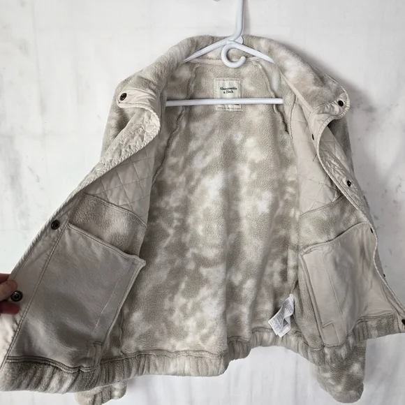 Abercrombie & Fitch Snap Up Fleece Quilted Jacket Camo - Picture 3 of 7